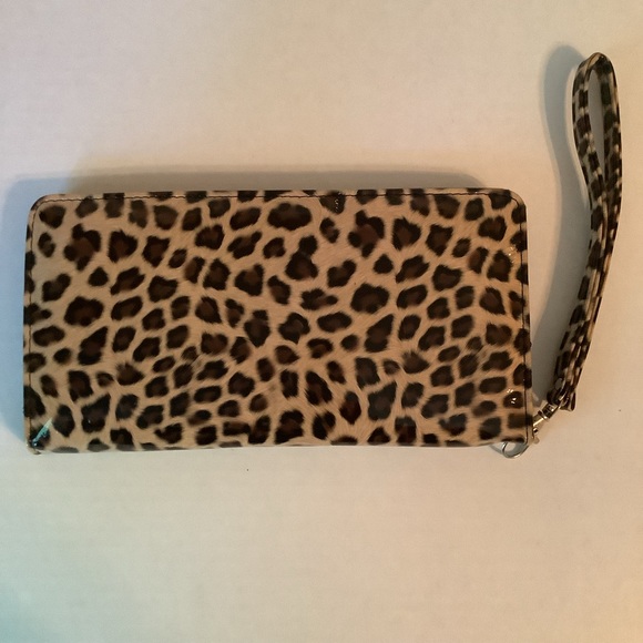 Wallet Wristlet Leopard Print New (but with a few small scratches) - Picture 6 of 14